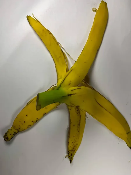 Cáscara Plátano Sobre Fondo Blanco — Foto de Stock