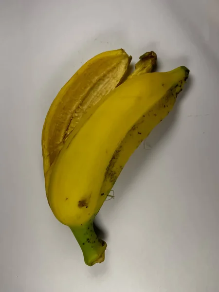 Banánová Slupka Bílém Pozadí — Stock fotografie