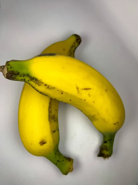 Желтый Банан Изолирован Белом Фоне — стоковое фото