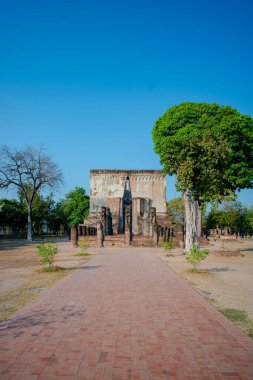 Tarihi yerler Wat Si Chum ve Wat Mahathat şehirleri Sukhothai tarihi parkı, Sukhothai bölgesi, Tayland