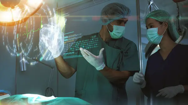 Futuristic Simulation Operating Room Surgeon Diagnosing Senior Woman Heart Problem — Stock Photo, Image