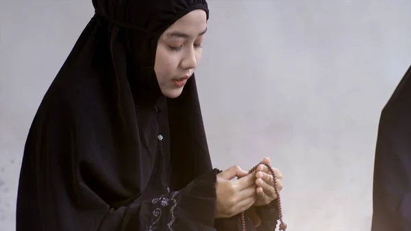 Captivating Visuals Portraying Unwavering Devotion Aspirations Interconnectedness Asian Muslim Surah — Stock Photo, Image