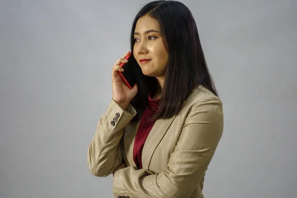 Portrait Young Asian Business Woman Talking Mobile Phone Studio Shot — Stock Photo, Image