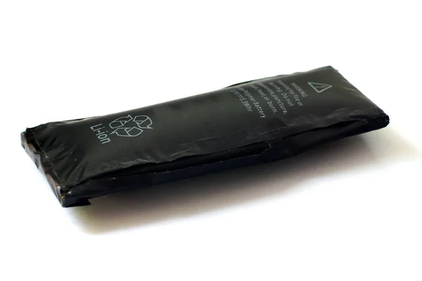 Svullet Litiumjonpolymerbatteri Inuti Mobiltelefon Isolerad Vit Bakgrund — Stockfoto