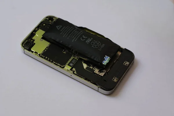 Batterie Lithium Ion Polymère Gonflée Intérieur Téléphone Portable Sur Fond — Photo