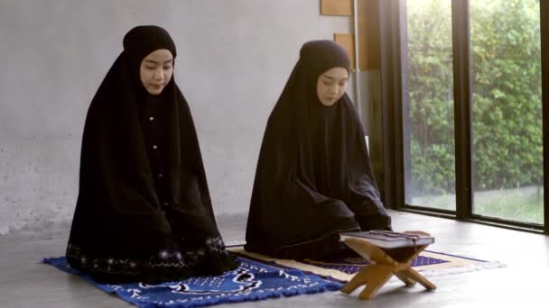 Působivé Vizuály Zobrazující Neochvějnou Oddanost Sdílené Aspirace Propojenost Asijských Muslimů — Stock video