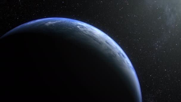 太阳升起时行星地球的电影渲染 从蓝色的大气和乌云密布的天空中可以看到下面的大陆 — 图库视频影像