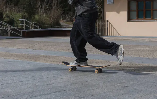 Skateboarder Performing Tricks City Sidewalk Embodying Sport Passion Urban Leisure — Stock Photo, Image