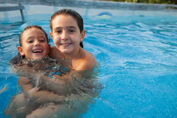 Two Joyful Sisters Smile Embrace Refreshing Swimming Pool Warm Summer Fotos De Stock Sin Royalties Gratis