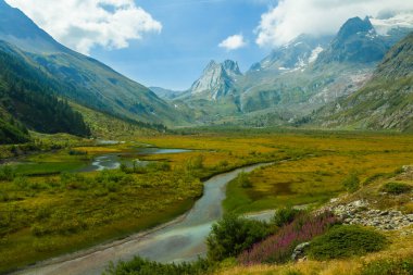 Rifugio Combal Vadisi - Tour du Mont Blanc 'ın İtalyan tarafı