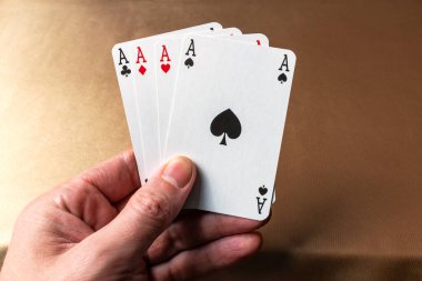 Poker kartlarının kazanan kombinasyonu