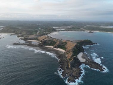 Deniz kıyısının güzel manzarası