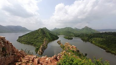 Doğanın Kucaklaşması: Açık havada Bir Yolculuk