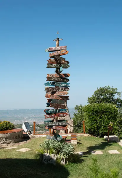 Dünyanın pek çok yerine.