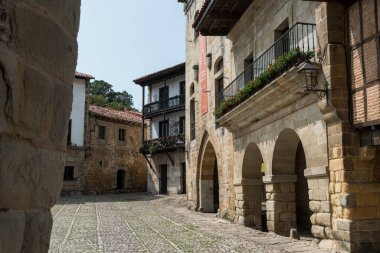 Santillana del Mar 'daki eski sokaklar, İspanya