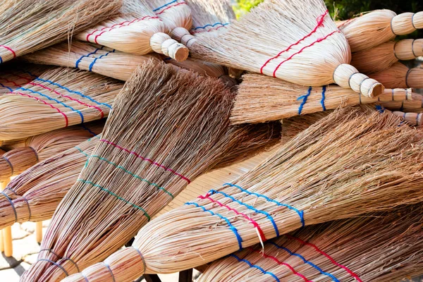 Geleneksel Bulgar süpürgeleri