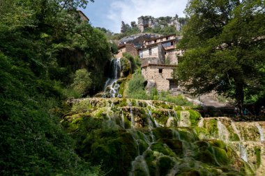 Burgos, İspanya 'daki eski Orbaneja del Castillo kasabası.