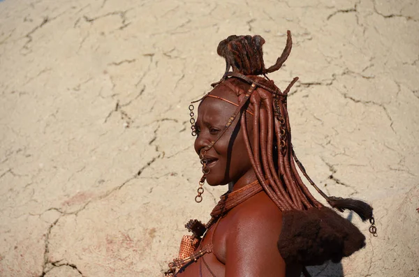 Vrouw Traditioneel Kostuum — Stockfoto