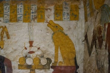 Bahariya vahasında eski bir mezar, Mısır.