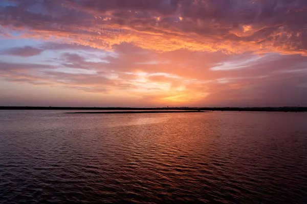 Ria formosa, algarve, Portekiz 'de dramatik gün batımı