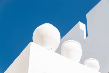 Algarve Portekiz 'in beyaz ve mavi mimarisi