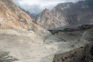Dağlardaki manzara çok güzel. Doğa