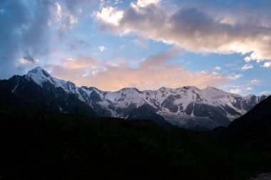 Dağlarda güzel manzara Nanga parbat pakistan