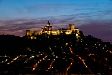 Alcala şehrindeki şato. Gerçek, Endülüs.