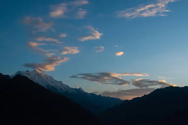 Dağlarda güzel bir gün batımı