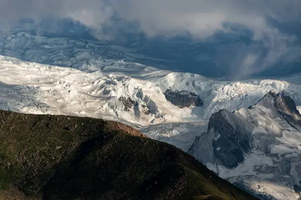 Karda güzel dağlar