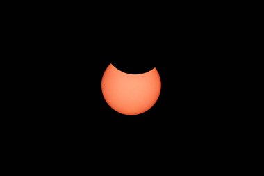 Kısmi tutulma 29 Mart 2025 Madrid / Eclipse de sol parcial del 29 de Marzo de 2025 en Madrid