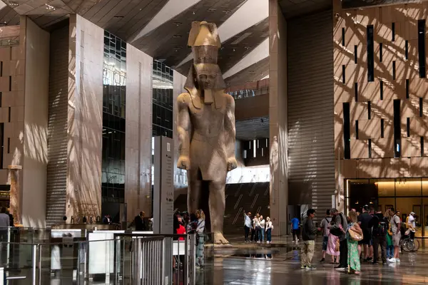 Kahire Büyük Mısır Müzesi Ramses II heykeli ile