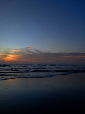 Akşamları pirinç tarlalarında gün batımı 