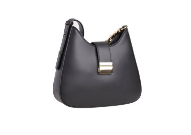 Beyaz arka planda siyah kadınların deri çantası izole edilmiş.