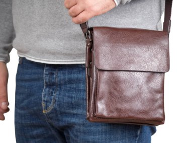 Beyaz arka planda izole edilmiş bir adam için kahverengi deri çanta.