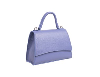 İzole edilmiş beyaz bir arka planda mor kadın çantası.