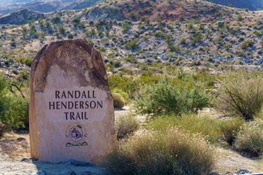 Palm Desert, Kaliforniya 2 Aralık 2023 Randall Henderson Yolu İşareti