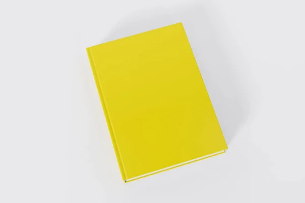 Libri Gialli Chiusi Isolati Sfondo Bianco Con Spazio Copia — Foto Stock