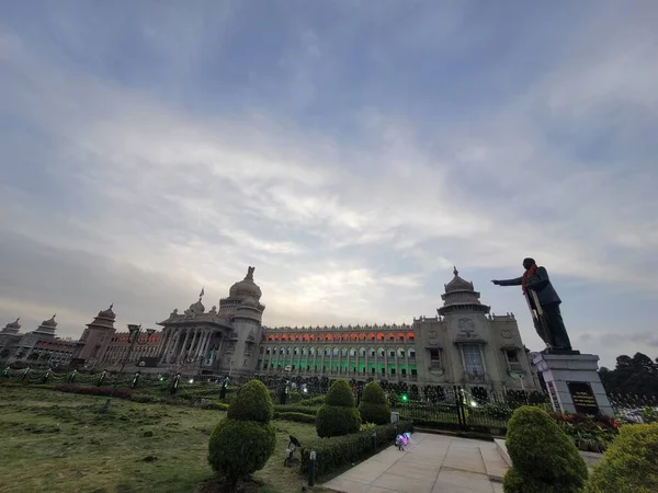 Bengaluru 'lu Vidhana soudha