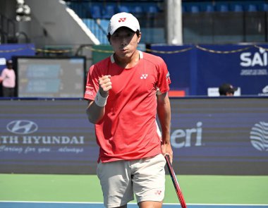 Avustralyalı James McCabe, Çarşamba günü Hindistan 'ın Bengaluru kentinde oynanan karşılaşmada Japonlar Rio Noguchi' yi 7-6, 5-7 ve 7-6 'lık setlerle mağlup etti..