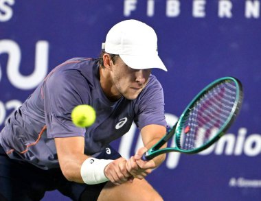 Brandon Holt ATP Challenger 'ın ikinci şampiyonluğunu, Pazar günü Hindistan' ın Bengaluru kentinde oynanan ATP finalinde Japon Shintaro Mochizuki 'ye karşı kazandığı ikna edici 6, 6, 3' lük galibiyetle kazandı..