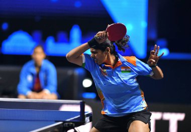 Chennai, Hindistan. 25 Mart 2025. Hintli oyuncular Radhapriya Goelwon Yashini SIVASKAR 'a karşı 5 maçın 32' sinde WTT yıldız yarışmacılarının 2. turunda