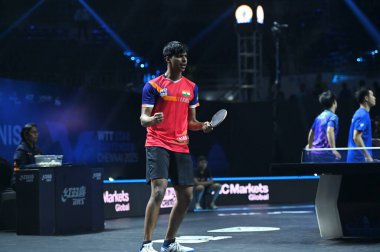 Chennai, Hindistan. 27 Mart 2025. Hintli çift Sharath Achanta ve Snehit Suravajjula, Avustralyalı çift Nicholas Lum ve Finn Luu 'yu yendi.