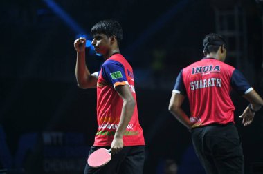 Chennai, Hindistan. 27 Mart 2025. Hintli çift Sharath Achanta ve Snehit Suravajjula, Avustralyalı çift Nicholas Lum ve Finn Luu 'yu yendi.