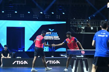 Chennai, Hindistan. 27 Mart 2025. Hintli çift Sharath Achanta ve Snehit Suravajjula, Avustralyalı çift Nicholas Lum ve Finn Luu 'yu yendi.