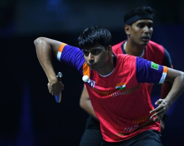 Chennai, Hindistan. 27 Mart 2025. Hintli çift Sharath Achanta ve Snehit Suravajjula, Avustralyalı çift Nicholas Lum ve Finn Luu 'yu yendi.