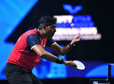 Chennai, Hindistan. 27 Mart 2025. Hintli çift Sharath Achanta ve Snehit Suravajjula, Avustralyalı çift Nicholas Lum ve Finn Luu 'yu yendi.