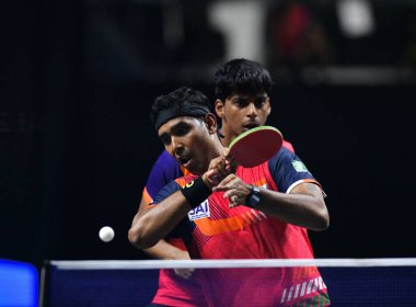 Chennai, Hindistan. 27 Mart 2025. Hintli çift Sharath Achanta ve Snehit Suravajjula, Avustralyalı çift Nicholas Lum ve Finn Luu 'yu yendi.