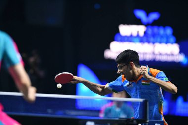 Chennai, Hindistan. 29 Mart 2025. Hintli oyuncu Manav Thakkar, Kore 'li oyuncu Lim Jonghoon' u erkekler tekler çeyrek finalinde yendi.