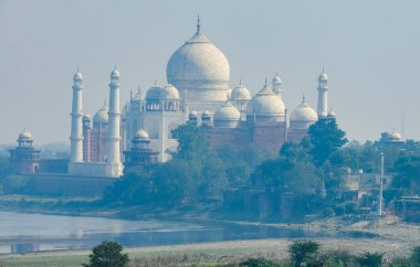 Tac Mahal, Agra, Hindistan 'daki dünyanın harikalarından biri..